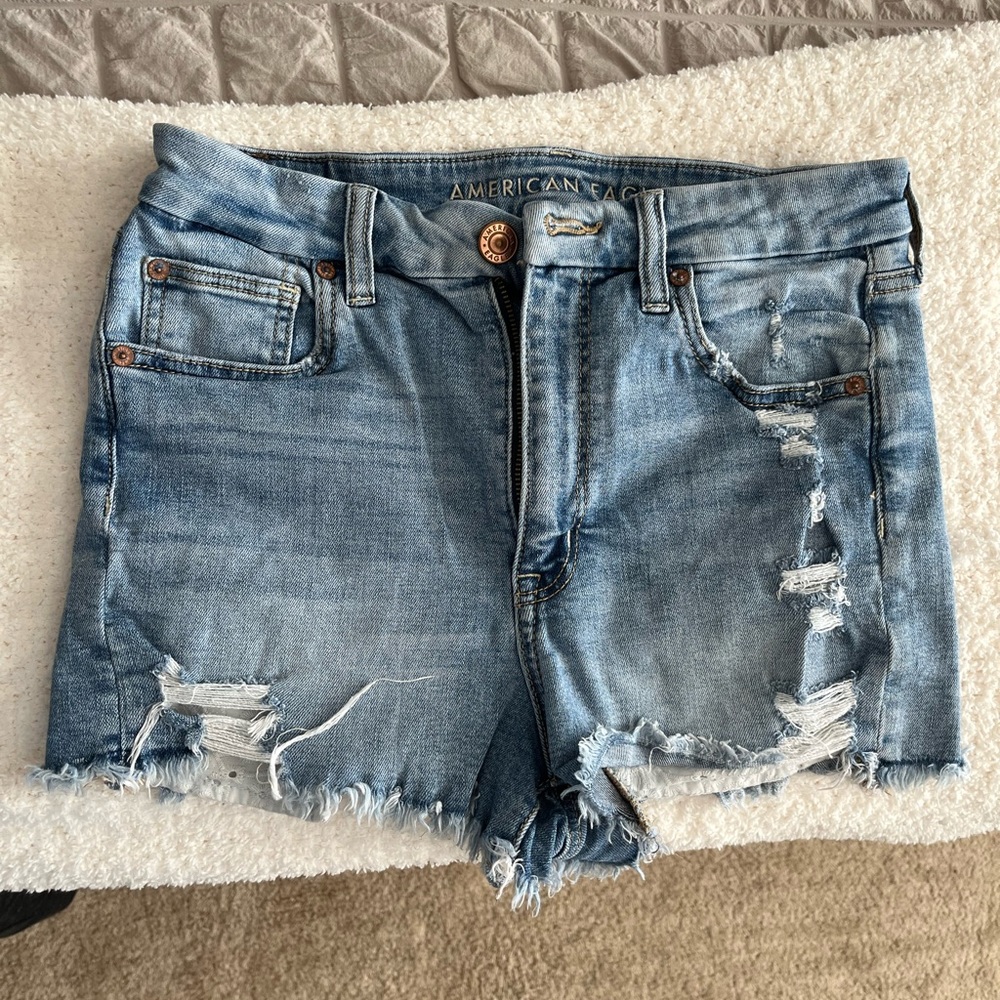 American eagle outfitters jean shorts! High rise, size 6 with extra stretch! GUC